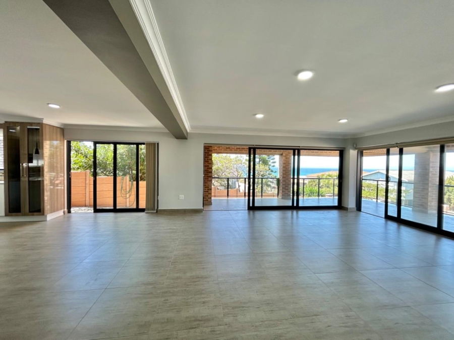 4 Bedroom Property for Sale in Wavecrest Eastern Cape